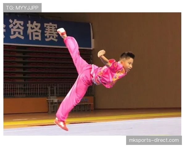 球门尺寸规则：成年与青少年赛宽高及允许误差说明