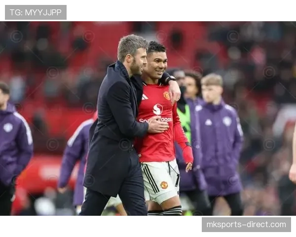 曼联复兴进程仍未完成，对球队稳定性与竞争格局持续形成制约